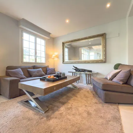 Eclat By Winsome Destination Apartmán